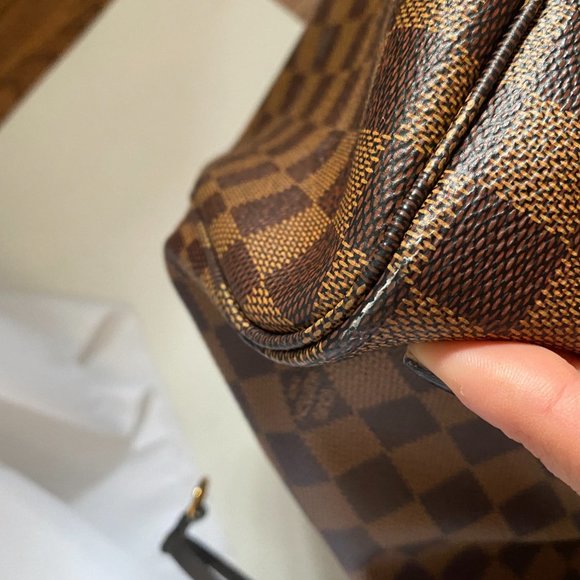 ***AUTHENTIC*** LV Damier Neverfull MM - Barely worn! - Picture 5 of 5